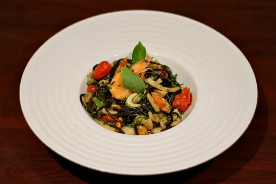 Spaghetti Noirs Aux Fruits De Mer