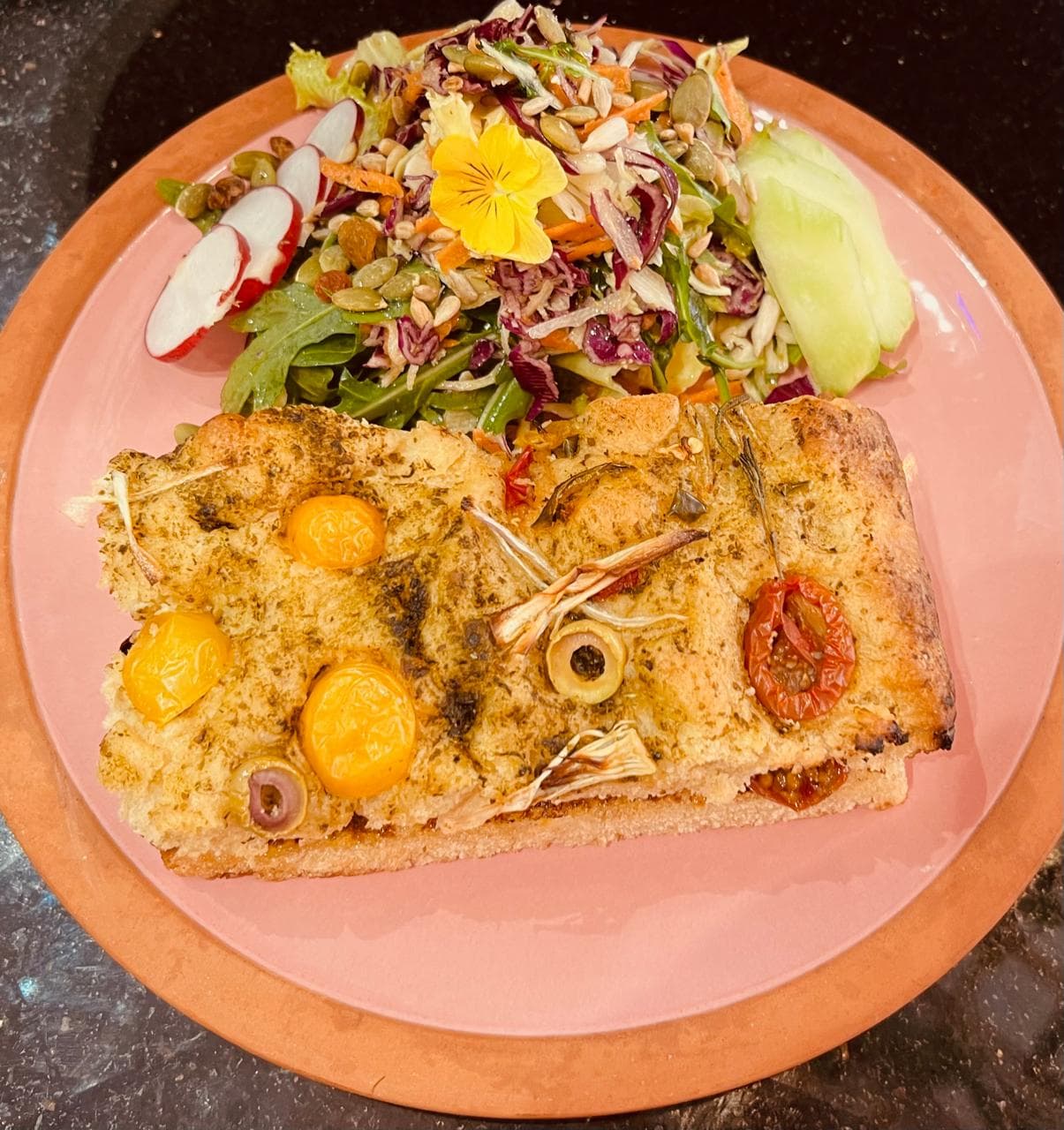 Focaccia artisanale — Poulet pesto & basilic